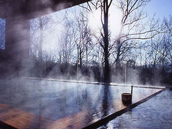 大浴場 露天風呂 冬のイメージ