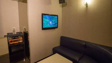 カラオケ ルーム / 12