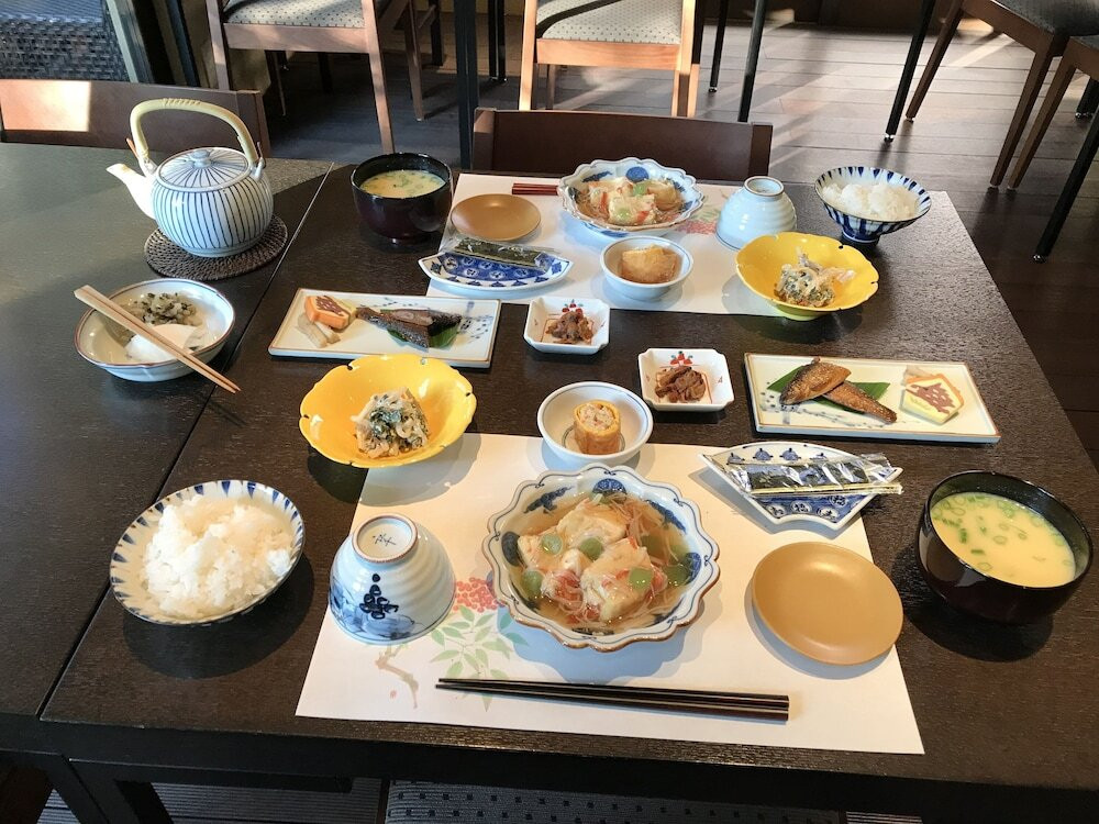 朝食
