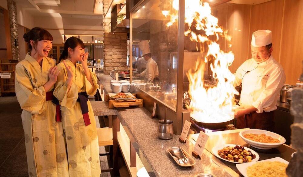 中華料理　調理シーン / 3