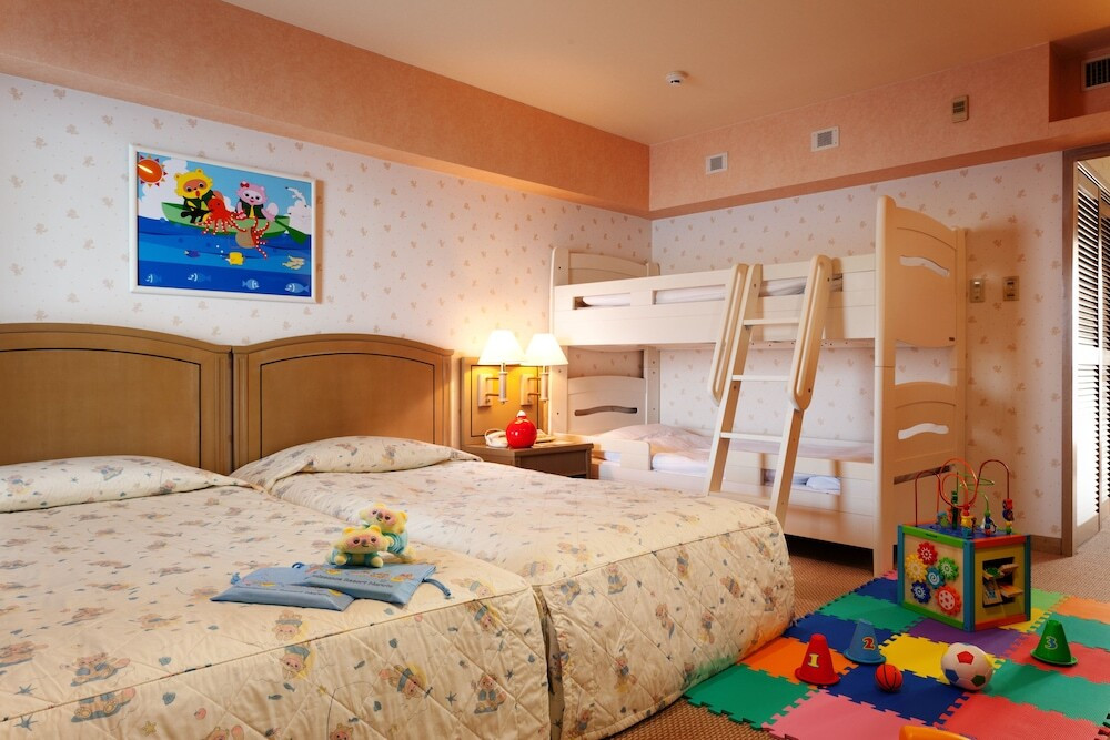 ファミリー向けコンセプトルームが人気♪海もプールも楽しめる南欧風リゾートホテル4754996