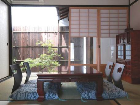 京町家お宿 花 / 1