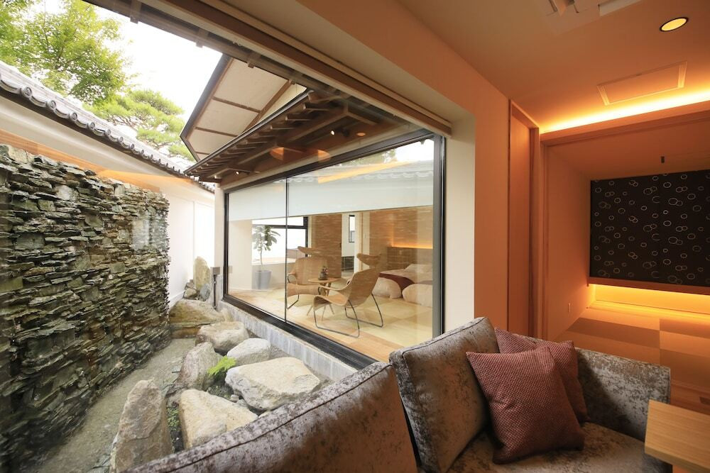 日本の伝統美とモダンが生きる贅沢空間3509789