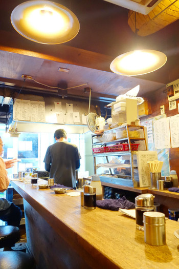 「やきとり 戎 西荻南口店」内観 16473 店内から焼き場