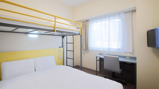 スタンダード ルーム ダブルベッド 1台 + ロフトベッド1台 禁煙