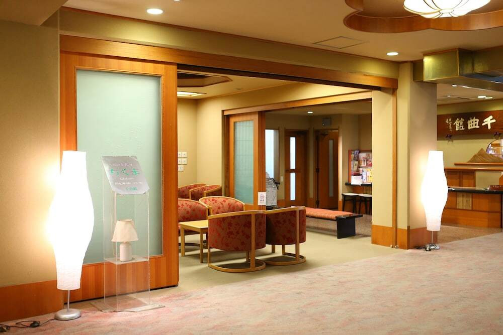 ロビーラウンジ