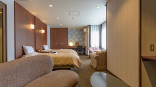 洋室 (ラージツイン) 広々39.4平米