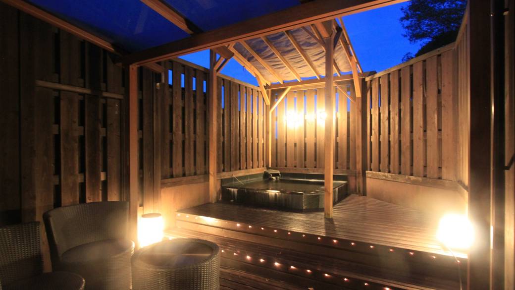 客室「明神」の露天風呂 / 1