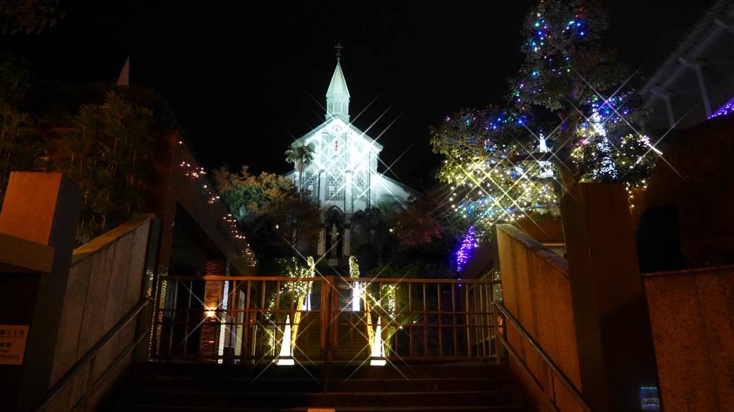 ライトアップされた大浦天主堂 / 1