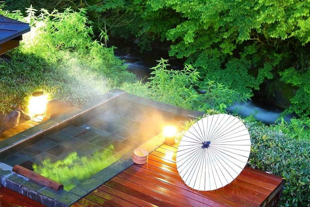 静謐な時間が流れる渓谷沿いの隠れ宿3399899