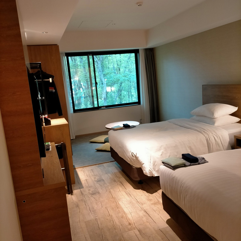 温泉付きのツインお部屋は元々和洋室だったのか和室部分が広め