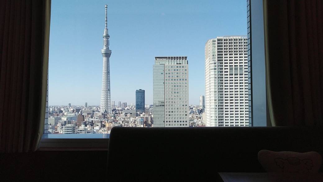 一日のはじまりは
絶景とチョコレート / 1