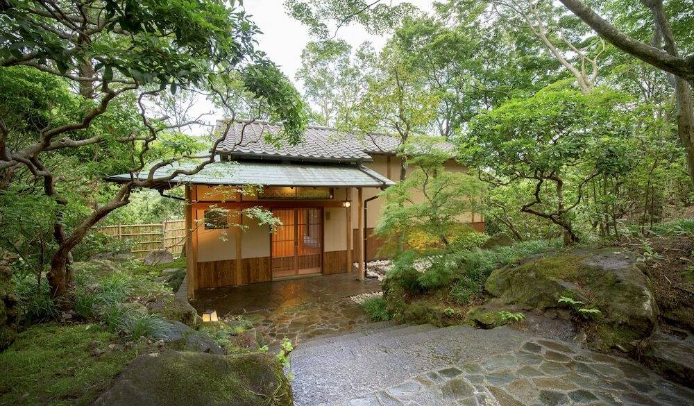 気品ある旅へ誘う
離れや風呂付き客室 / 4
