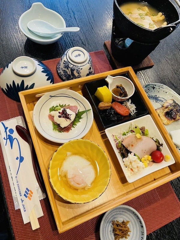 朝食