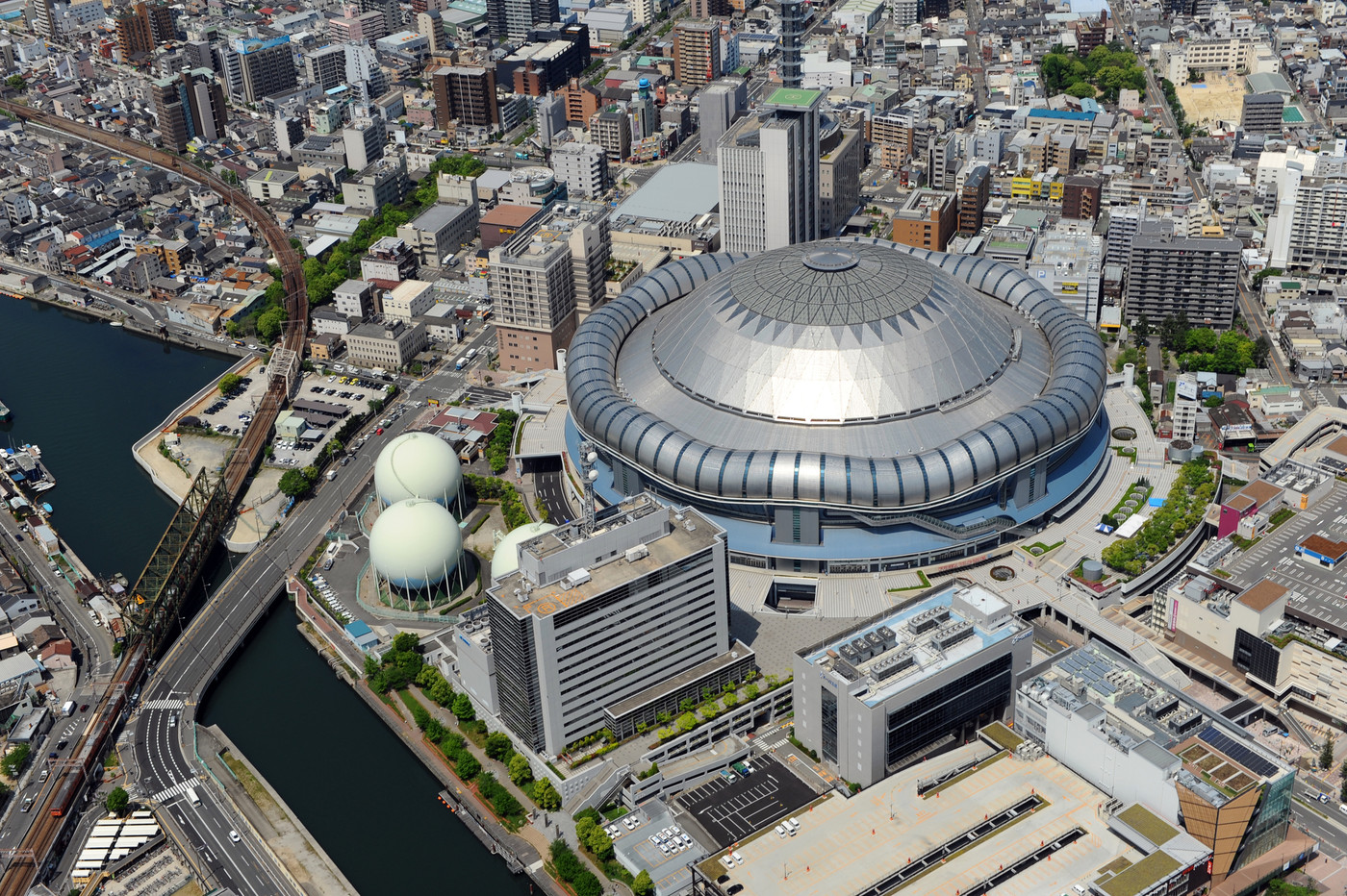 京セラドーム大阪を空撮