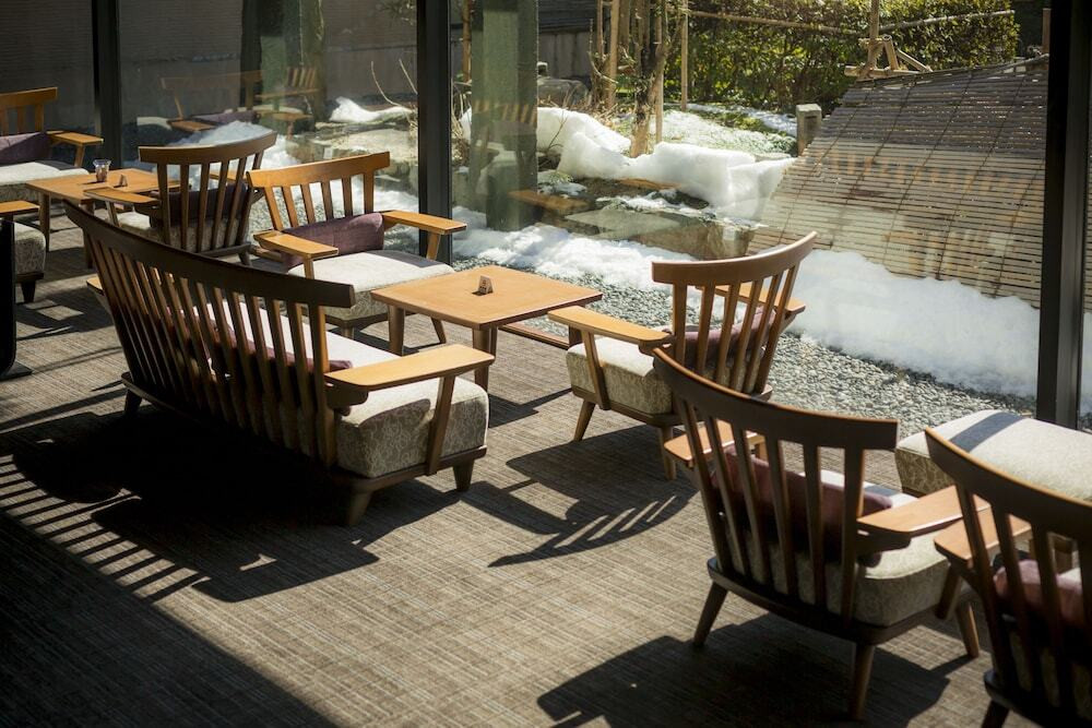 ロビーラウンジ