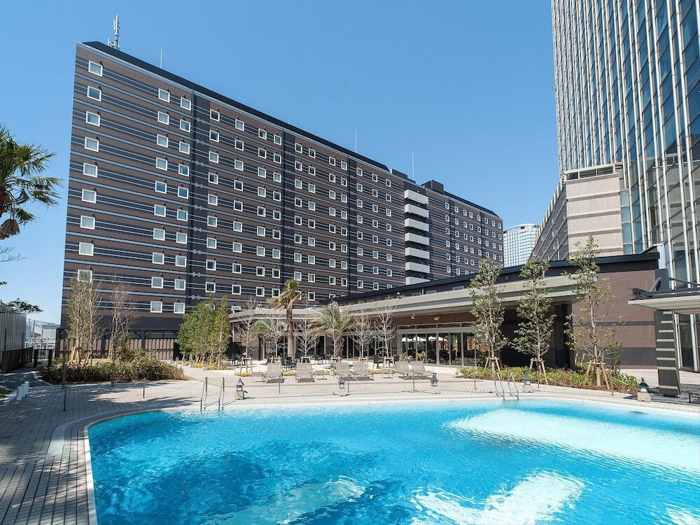 季節限定のナイトプールもあるシティリゾート3654164