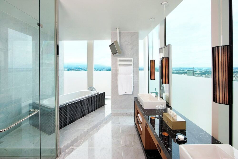 さらに開放感たっぷりのビューバス付きのお部屋も4269381