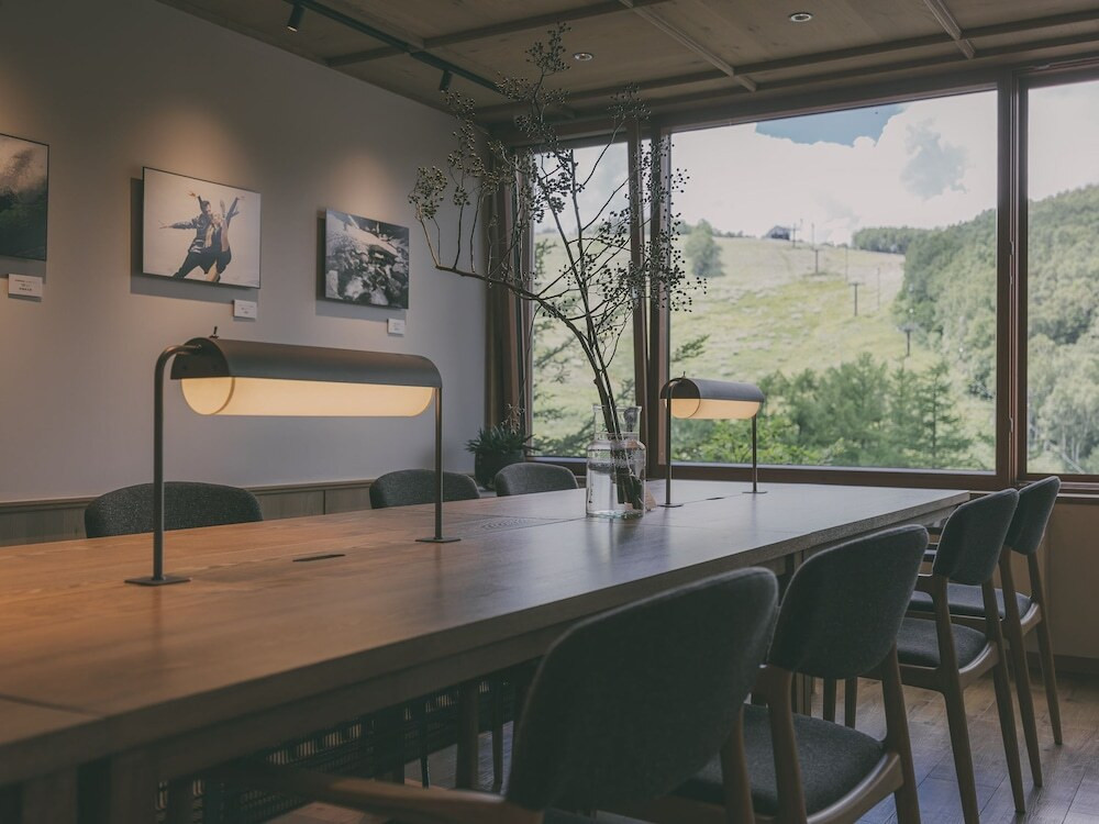 ロビーラウンジ