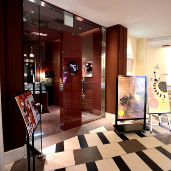 「ショコラティエ パレ ド オール」外観 1206886 ファサード '16 4月中旬