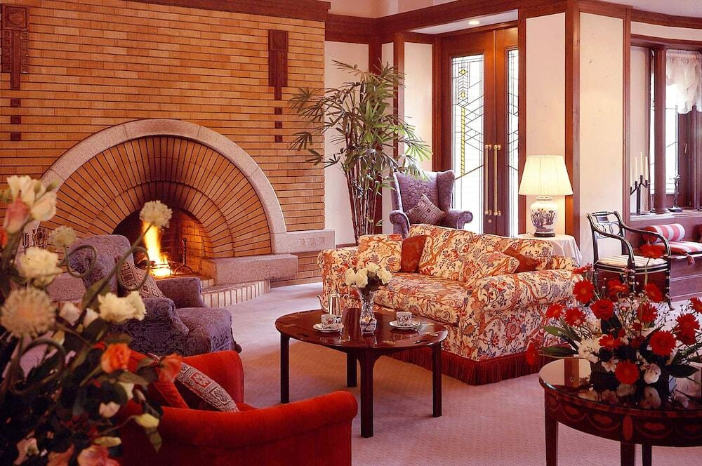 暖炉があるロビー