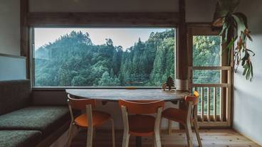 崖の家 KONAGATA 2 テーブル / 22