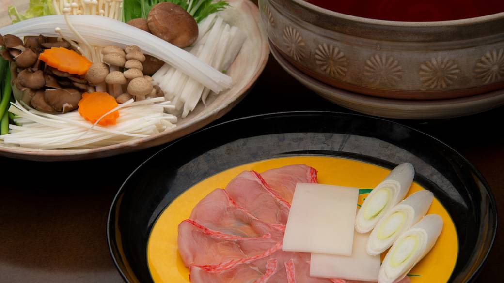 部屋食がうれしい！
海の幸が満載の和会席 / 2