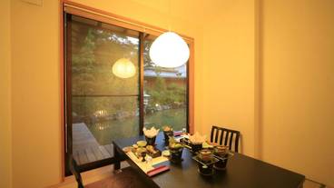 客室内のダイニングエリア / 17