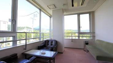 ロビー応接スペース / 1