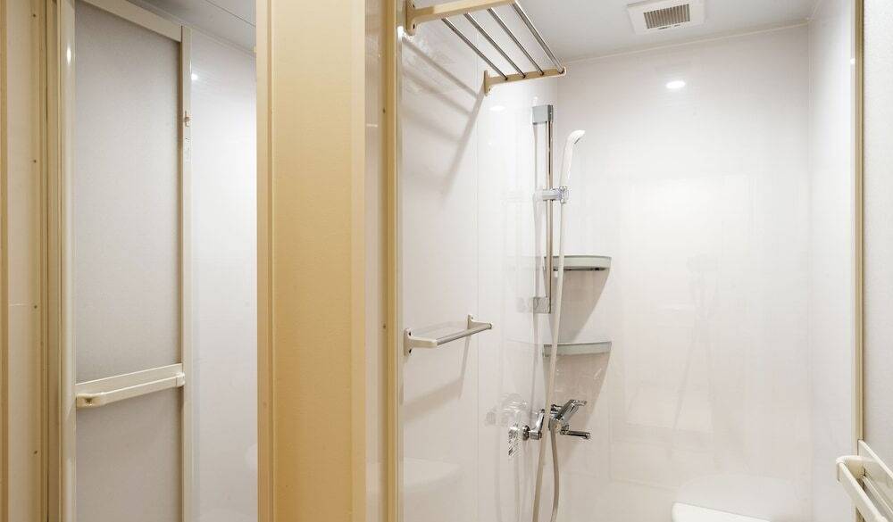 シャワーブース / 3