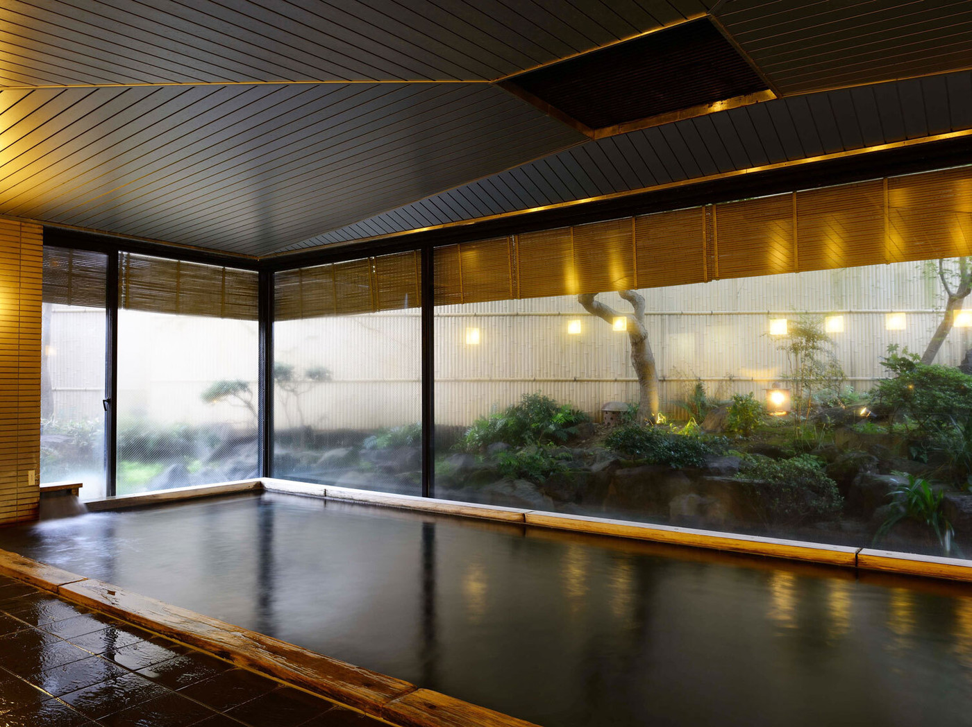 “健身湯”で疲れを忘れてほっと一息3315578