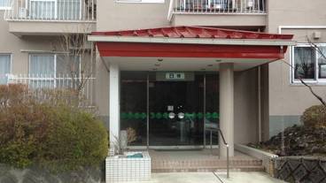 内部エントランス / 2