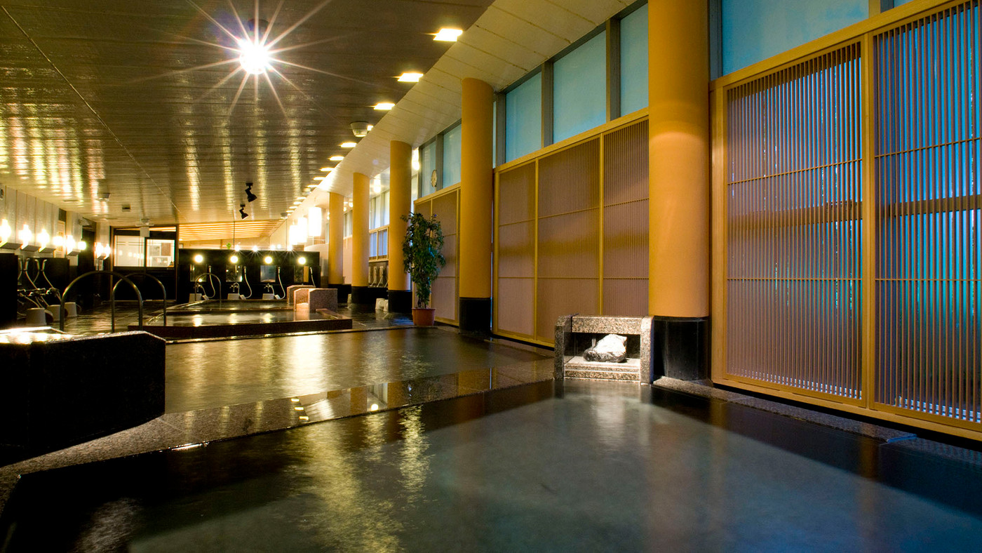 旬のたっぷりフルーツとプチケーキを味わう温泉ホテル3483820