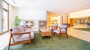 ホテルロビー② / 2