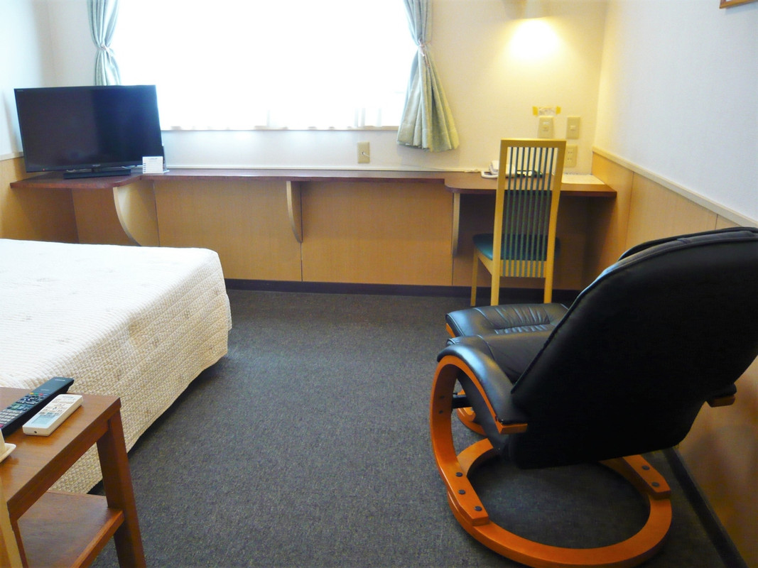 シングルルームも広くてゆったり