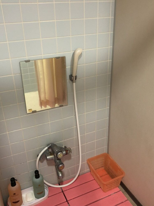 バスルームのシャワー