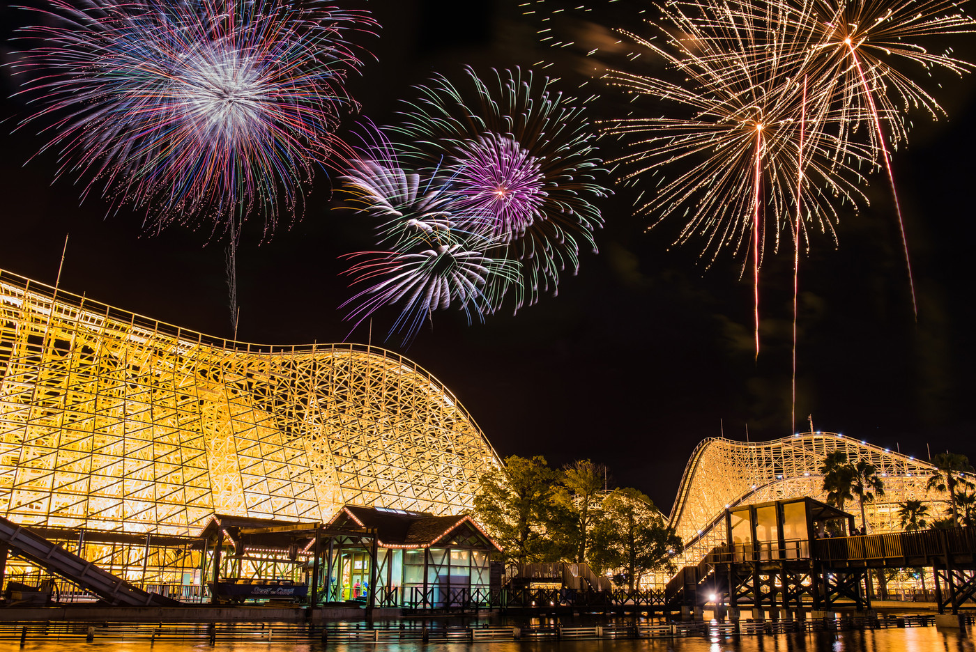 三重県 長島スパーランドの花火 比較明合成