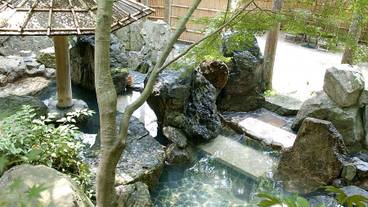 貸切露天風呂「山の隠れ家」 / 1