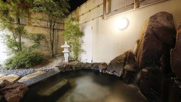 屋外スパ浴槽 / 1