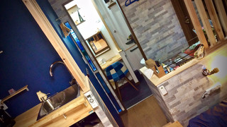 [瑠璃の間/Ruri-Ma:202号室] スタジオベーシック: 埋込式シングルベッド/布団 専用バスルーム (シャワーブース/シャワートイレ) 禁煙