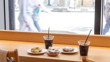 ロビーラウンジ / 13