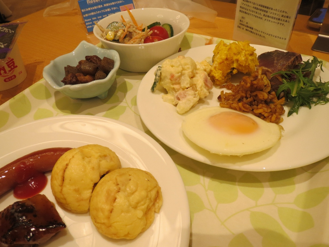 ブッフェ式の朝食