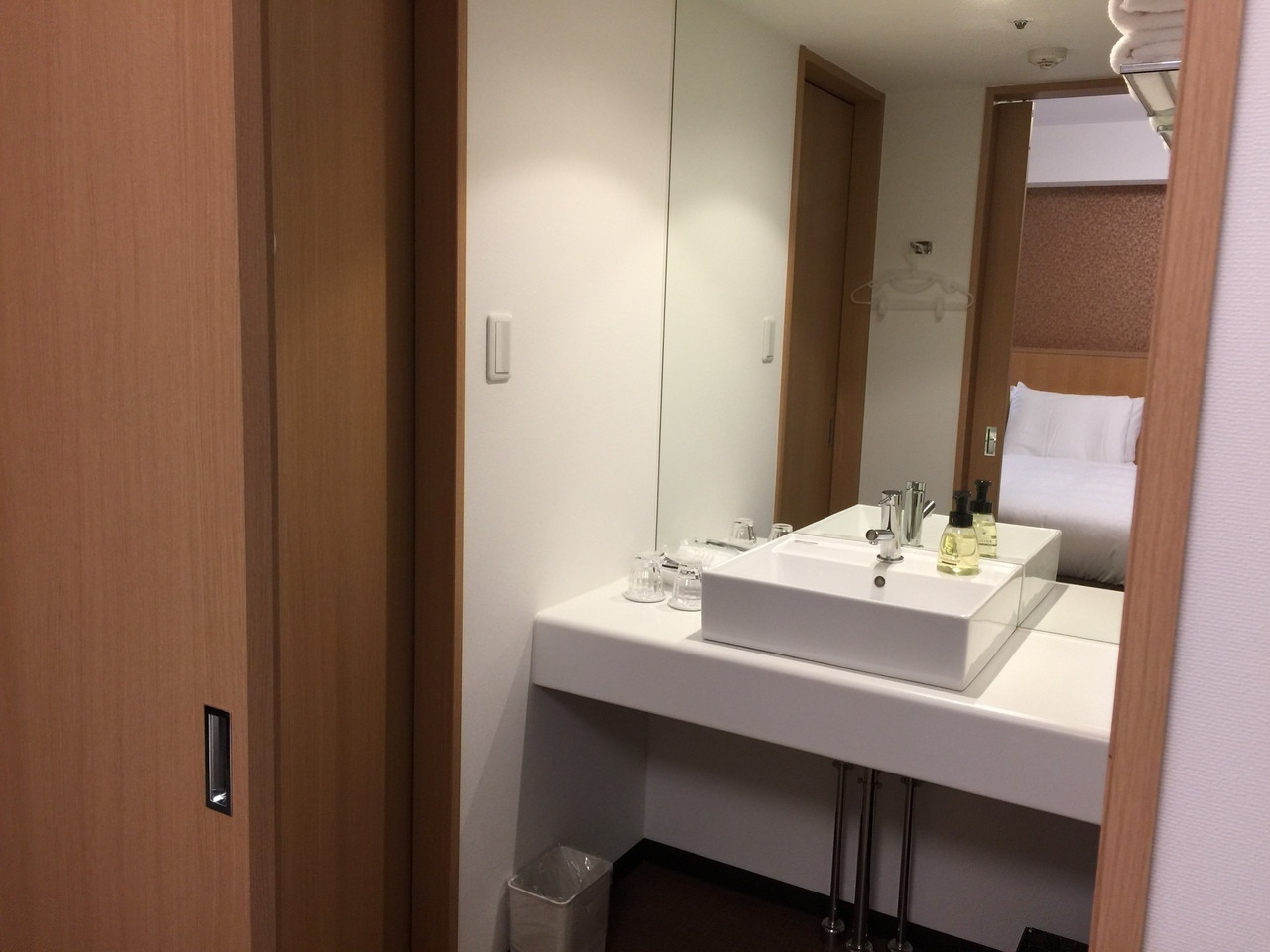 水戸駅北口からバスで約10分3906742