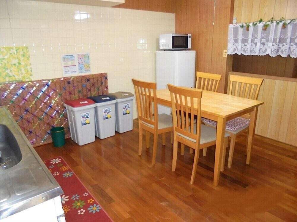 客室内のダイニングエリア