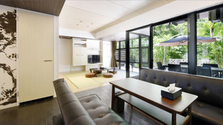 グランドフロア