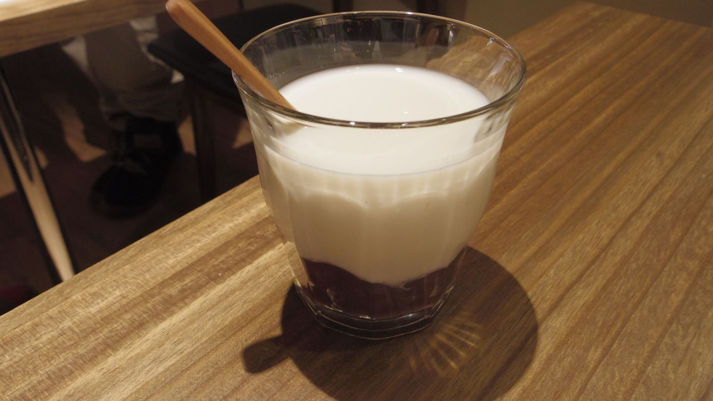 「うさぎや CAFE」ドリンク 794066 うさ餡みるく