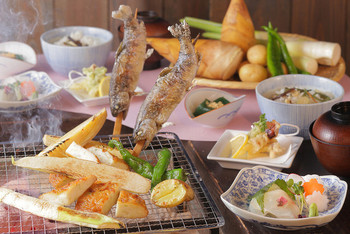 「囲炉裏茶寮　八里」料理 1155855 春の囲炉裏コース