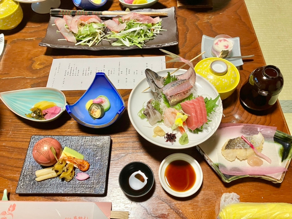 「ホテルあかね」 料理 242452338 お部屋食で楽しめます！