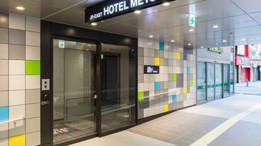 施設の入り口 / 18