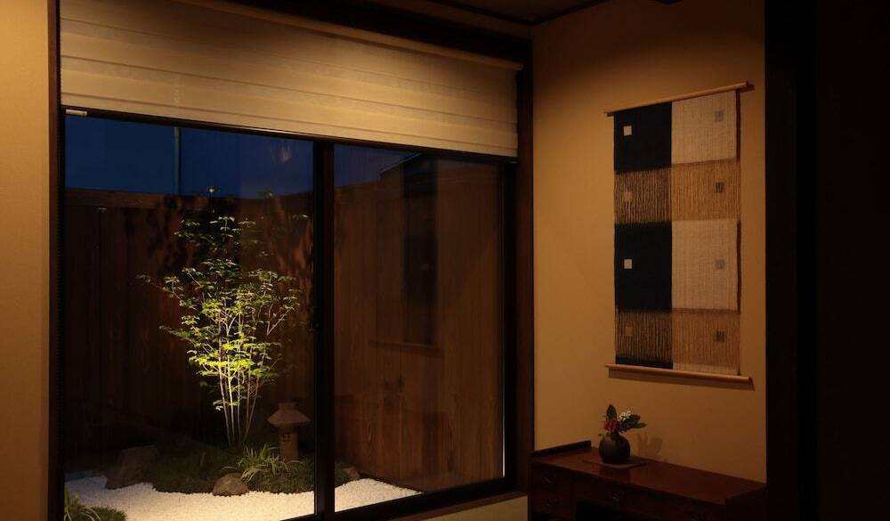 足を伸ばしてごろんと
和の魅力あふれる空間 / 2